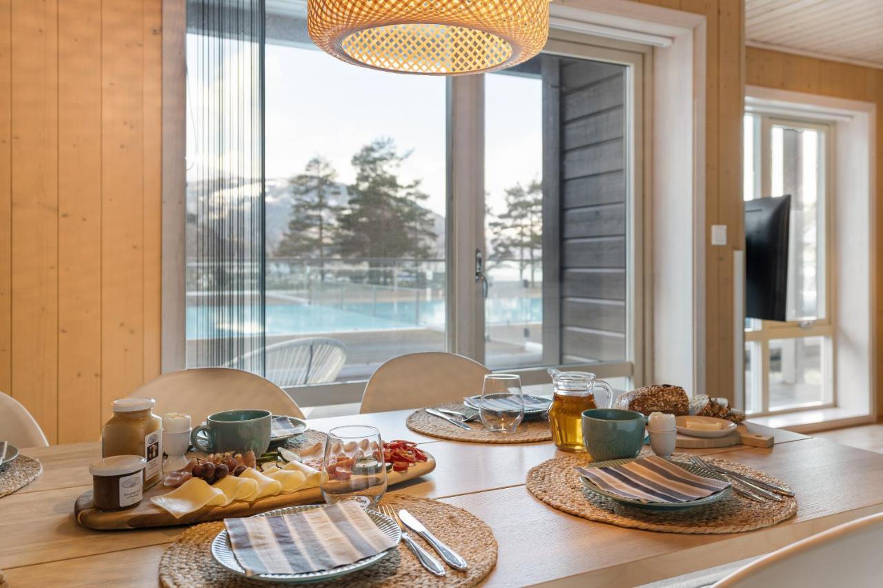 Mikkelparken Ferietun Hotel Kinsarvik Luaran gambar