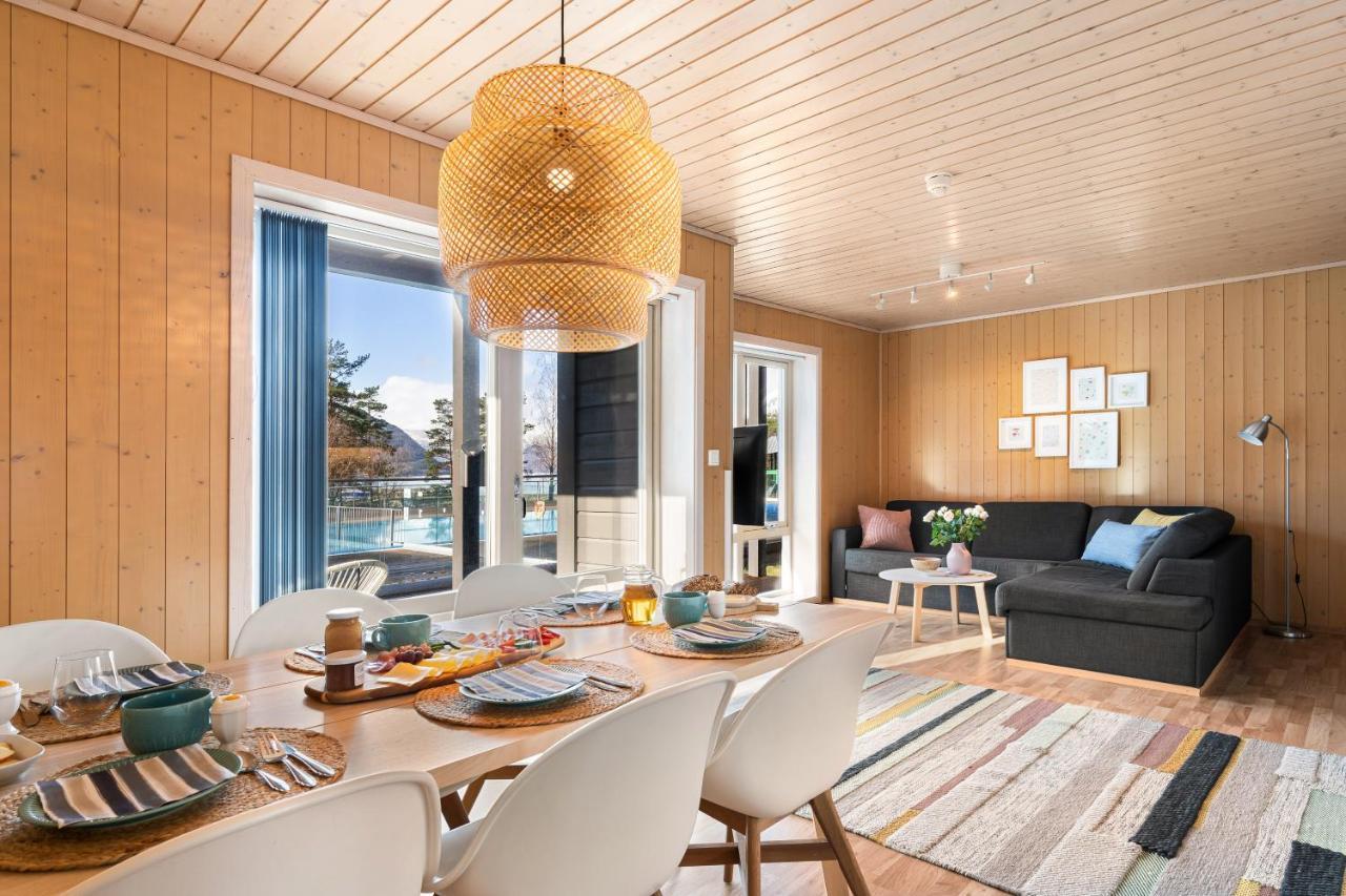 Mikkelparken Ferietun Hotel Kinsarvik Luaran gambar