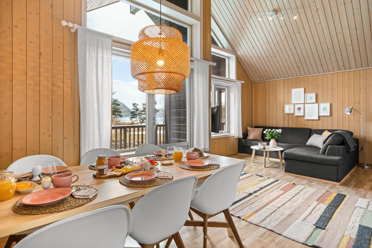 Mikkelparken Ferietun Hotel Kinsarvik Luaran gambar