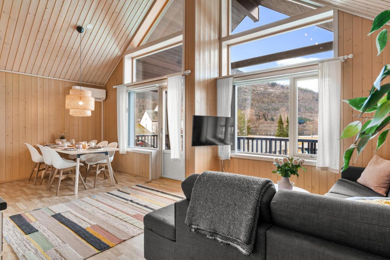 Mikkelparken Ferietun Hotel Kinsarvik Luaran gambar