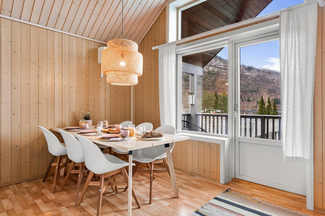 Mikkelparken Ferietun Hotel Kinsarvik Luaran gambar