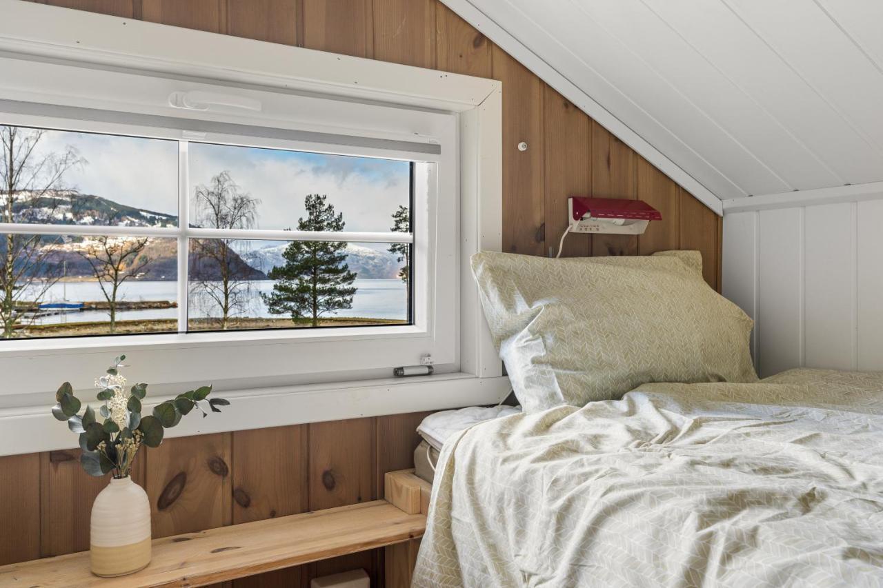 Mikkelparken Ferietun Hotel Kinsarvik Luaran gambar