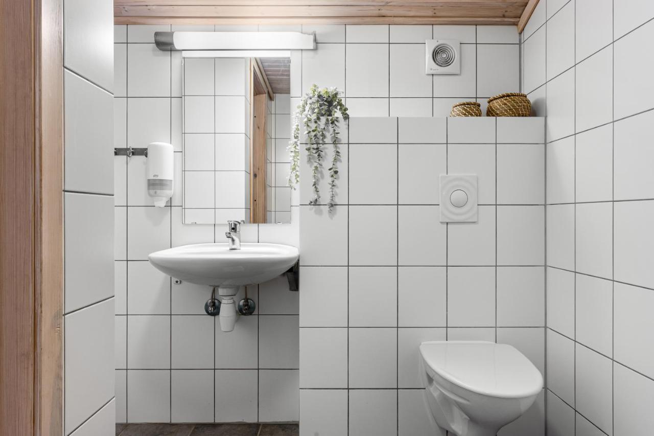 Mikkelparken Ferietun Hotel Kinsarvik Luaran gambar