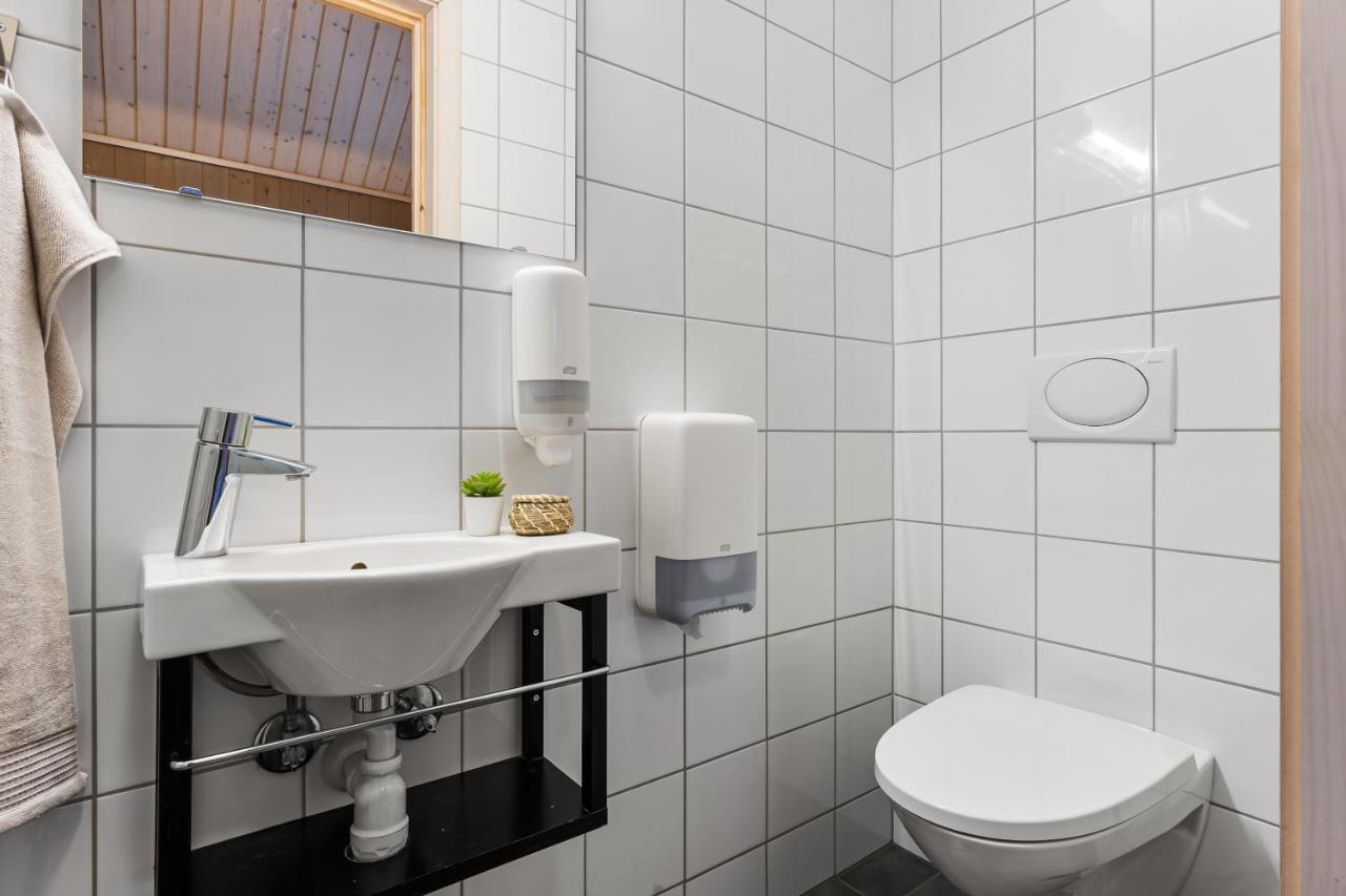 Mikkelparken Ferietun Hotel Kinsarvik Luaran gambar