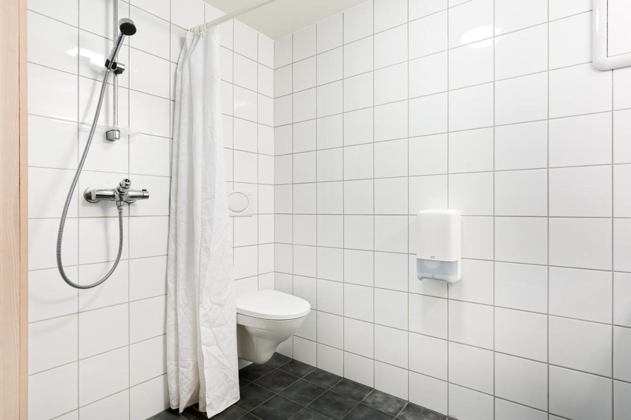 Mikkelparken Ferietun Hotel Kinsarvik Luaran gambar