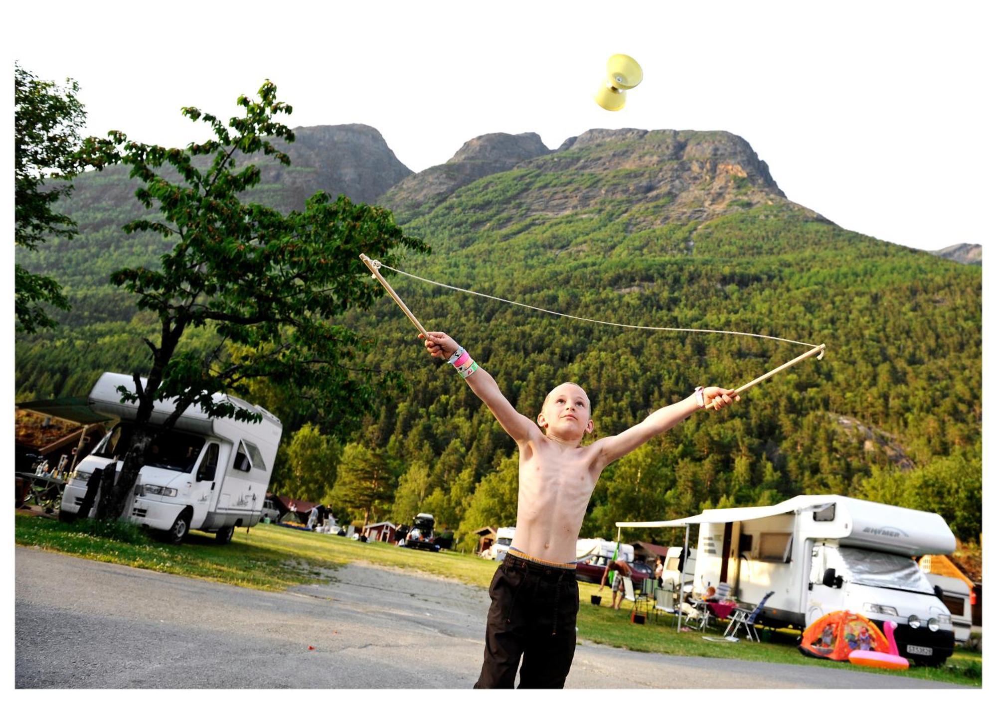 Mikkelparken Ferietun Hotel Kinsarvik Luaran gambar