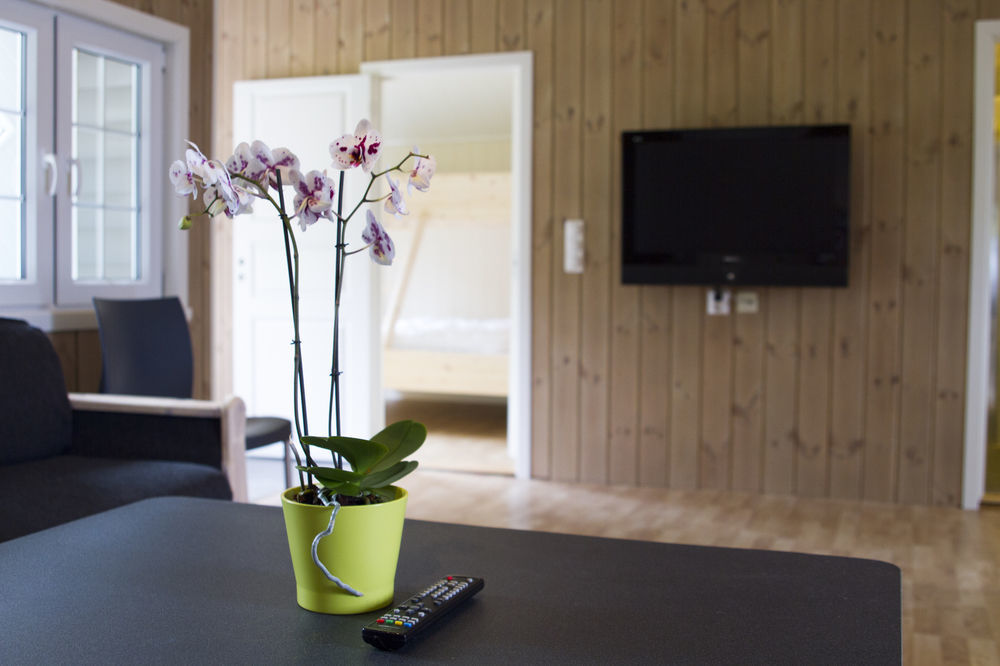 Mikkelparken Ferietun Hotel Kinsarvik Luaran gambar