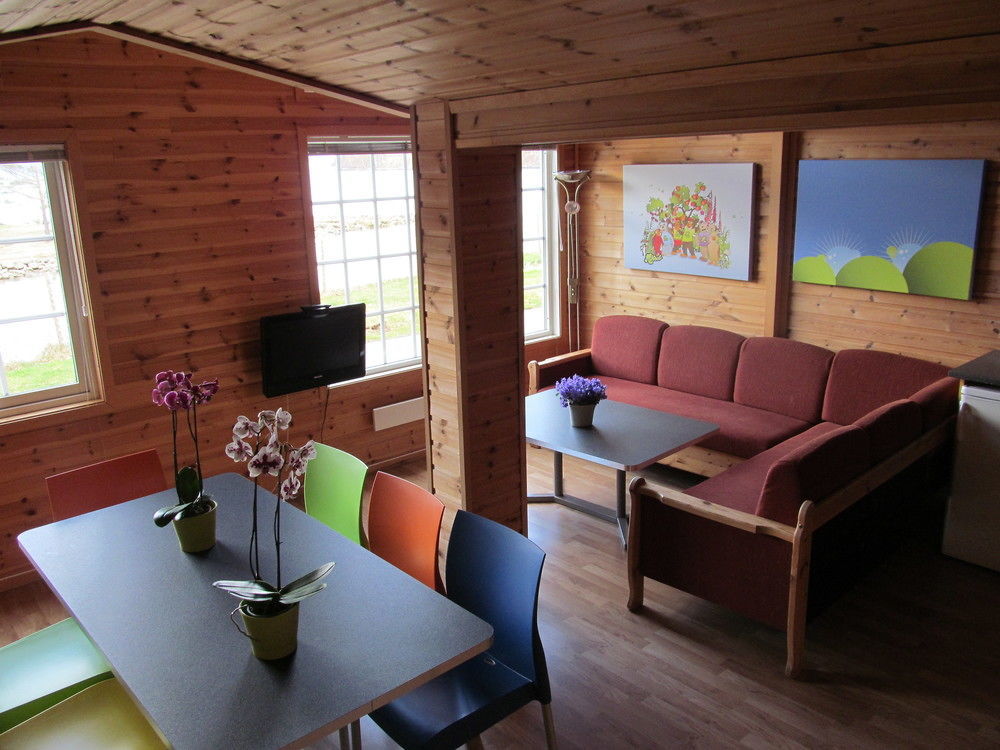 Mikkelparken Ferietun Hotel Kinsarvik Luaran gambar
